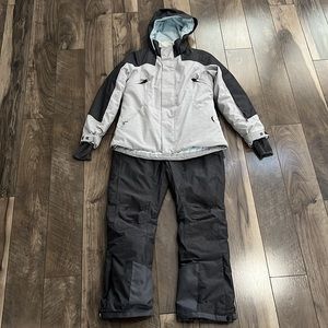 Like New! Women’s All In Motion Ski/Snowboard/Snow Jacket & Pants Size Medium